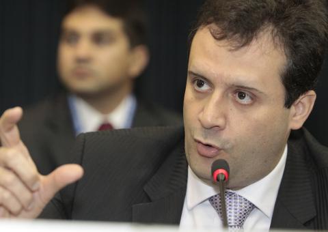 Projeto de Lei pode conceder licença paternidade de 15 dias